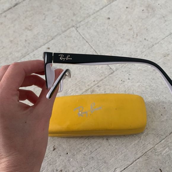 Ray-Ban Prescription Glasses With Case - Picture 5 of 9